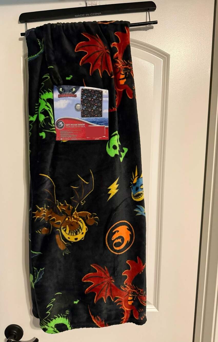 DreamWorks How to train your dragon Soft Plush Throw Blanket